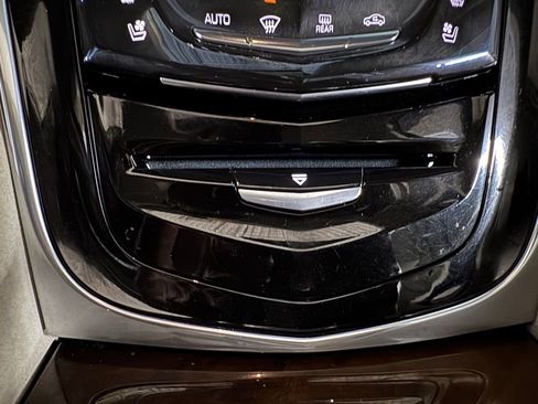 Used 2017 Cadillac Escalade Luxury image 37