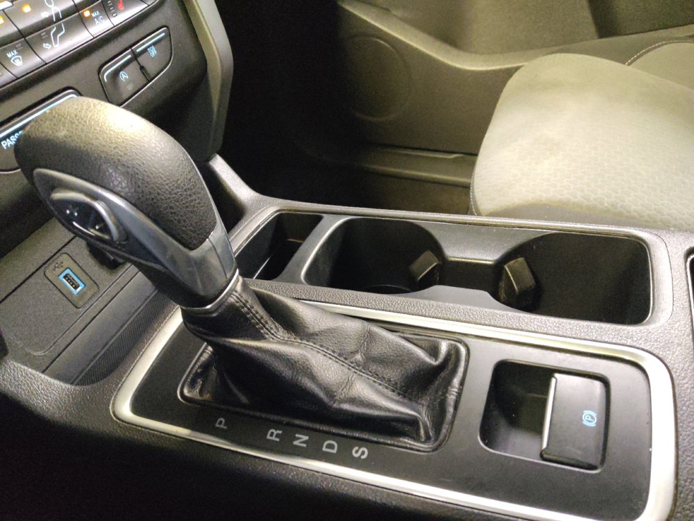 Used 2018 Ford Escape SE FWD image 26