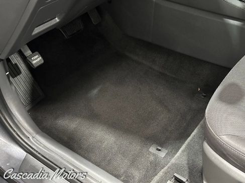 Used 2019 Hyundai Ioniq Plug-In Hybrid image 22