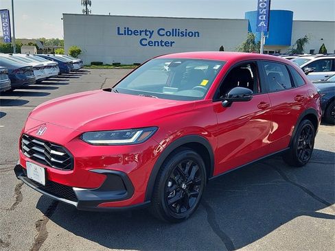 Used 2025 Honda HR-V Sport image 3