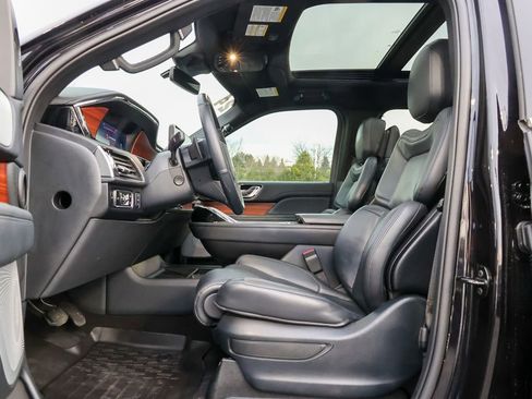 Used 2024 Lincoln Navigator Reserve image 33