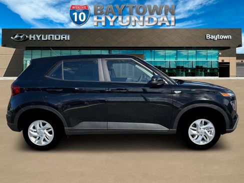 New 2026 Hyundai Venue SE image 9