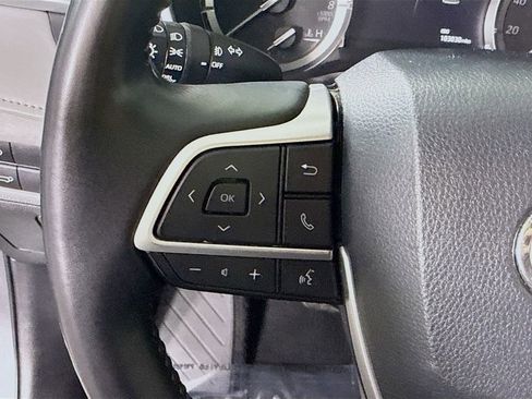 Used 2022 Toyota Highlander XLE image 21