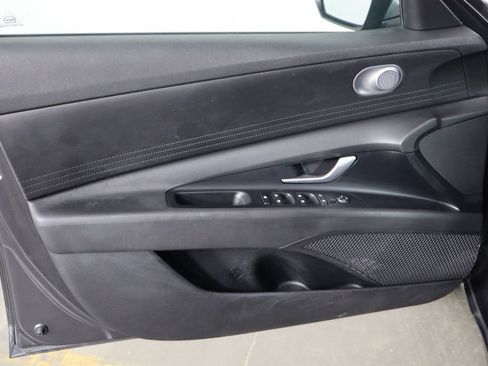 Used 2022 Hyundai Elantra SEL FWD image 19