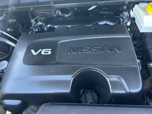 Used 2022 Nissan Pathfinder SV w/ SV Premium Package FWD image 22