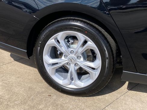 Used 2025 Honda Accord LX image 8