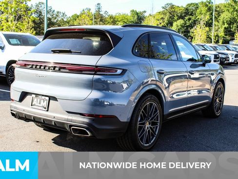 Used 2024 Porsche Cayenne AWD/4WD image 4