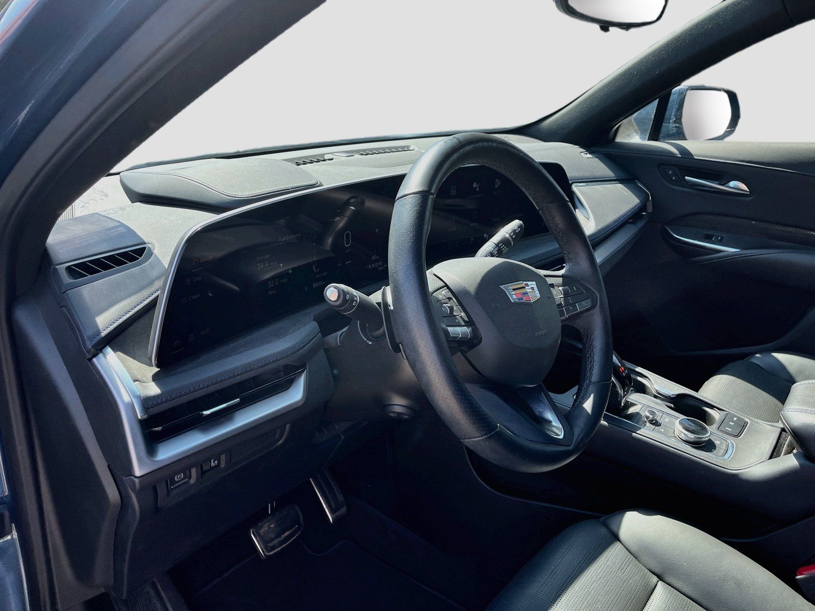 Used 2025 Cadillac XT4 Sport AWD/4WD image 9