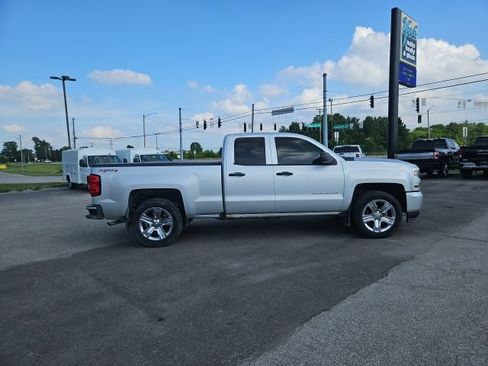 Used 2017 Chevrolet Silverado 1500 Custom w/ Custom Convenience Package AWD/4WD image 5