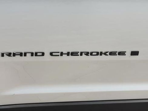 Used 2024 Jeep Grand Cherokee Limited w/ Black Appearance Package image 40