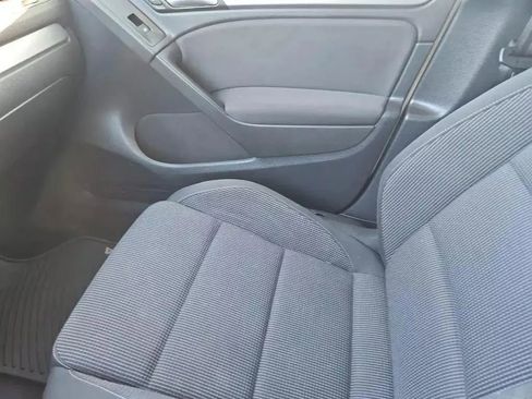 Used 2011 Volkswagen Golf 4-Door image 27
