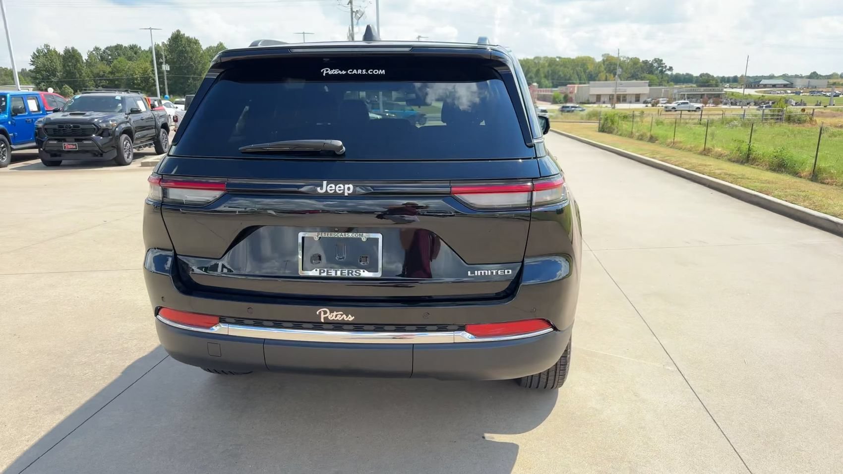 Used 2025 Jeep Grand Cherokee Limited RWD image 8