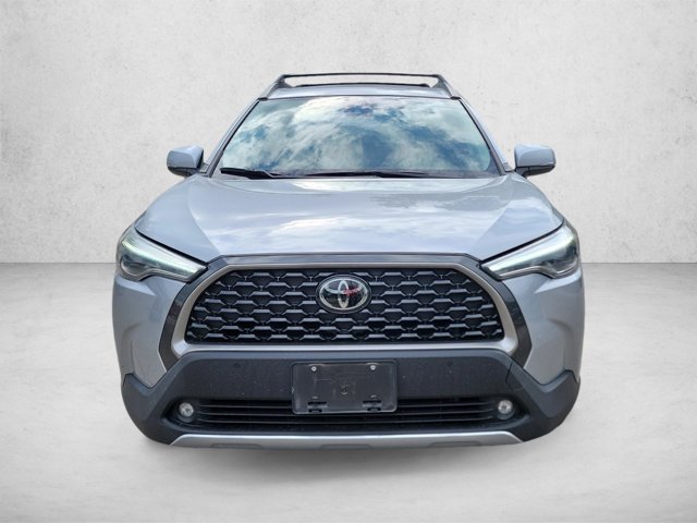 Used 2022 Toyota Corolla Cross XLE AWD/4WD image 2