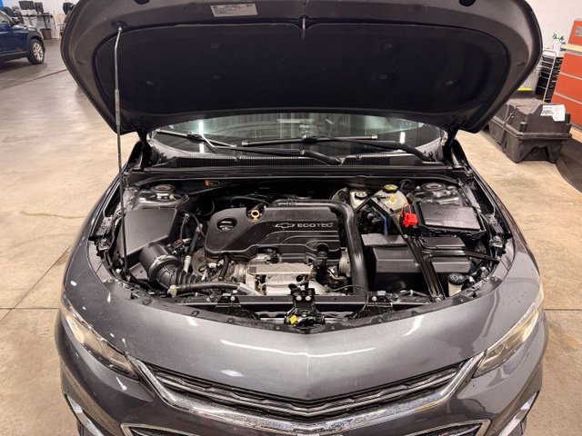 Used 2017 Chevrolet Malibu LT FWD image 29