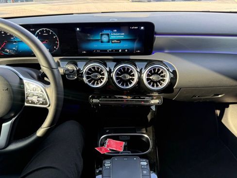 Used 2022 Mercedes-Benz A 220 image 9