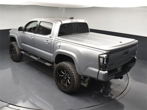 Used 2022 Toyota Tacoma SR5 w/ Technology Package image 42