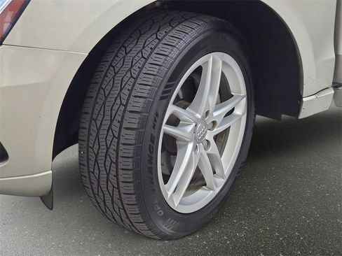 Used 2015 Audi Q5 2.0T Premium Plus w/ Premium Plus Package image 34