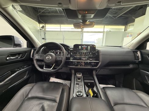 Used 2023 Nissan Pathfinder SL AWD/4WD image 13