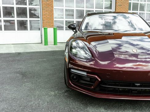 Used 2023 Porsche Panamera 4 Platinum Edition w/ Sportdesign Package AWD/4WD image 38