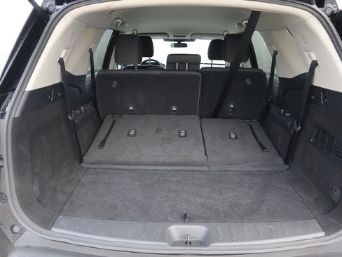 Used 2025 Nissan Pathfinder S image 37