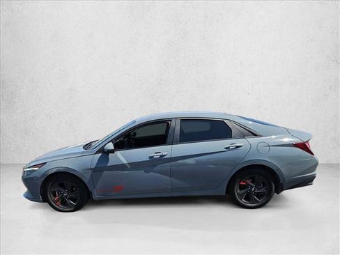 Used 2022 Hyundai Elantra SEL FWD image 8