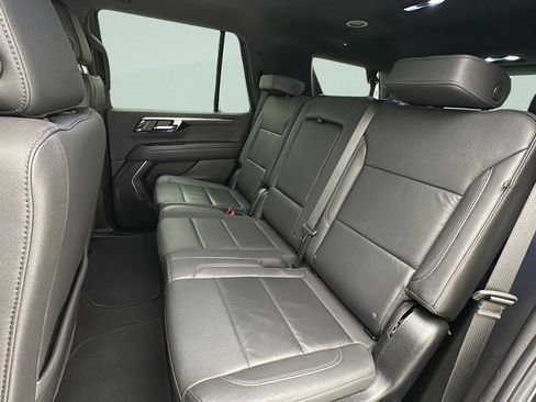 Used 2025 Chevrolet Tahoe Z71 AWD/4WD image 11