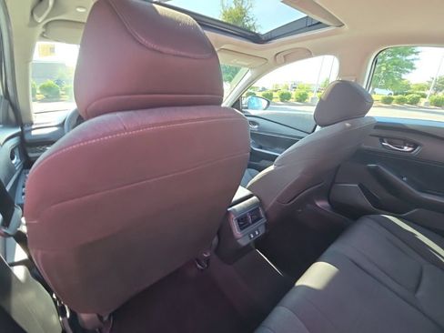 Used 2025 Honda Accord SE image 11