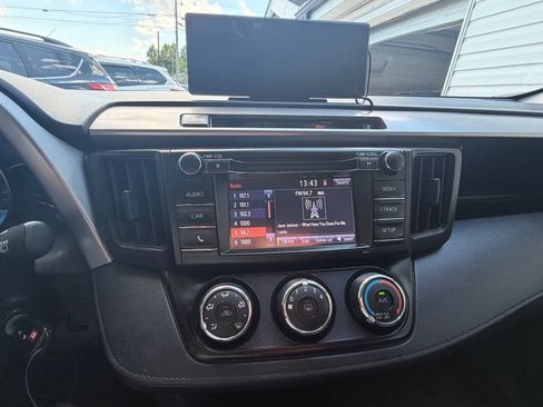 Used 2016 Toyota RAV4 LE FWD image 17