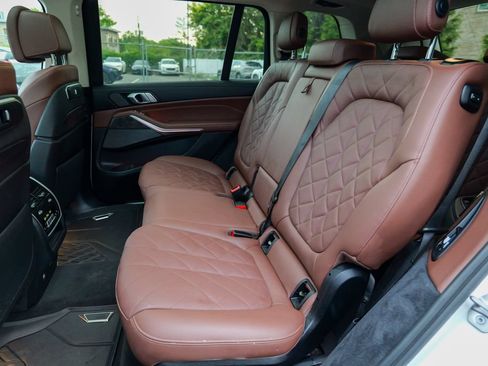 Used 2023 BMW X7 xDrive40i w/ Premium Package AWD/4WD image 28