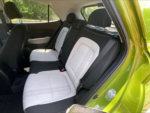 Used 2023 Hyundai Venue SEL FWD image 26