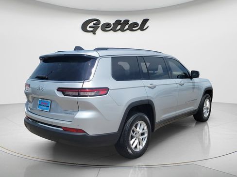 Used 2022 Jeep Grand Cherokee L Laredo w/ Luxury Tech Group I RWD image 5
