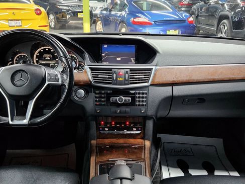 Used 2013 Mercedes-Benz E 350 E 350 4MATIC Wagon 4D image 26