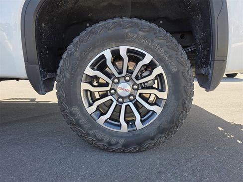 Used 2023 GMC Sierra 1500 AT4 image 15