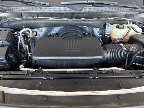 Used 2022 Chevrolet Suburban Premier AWD/4WD image 39