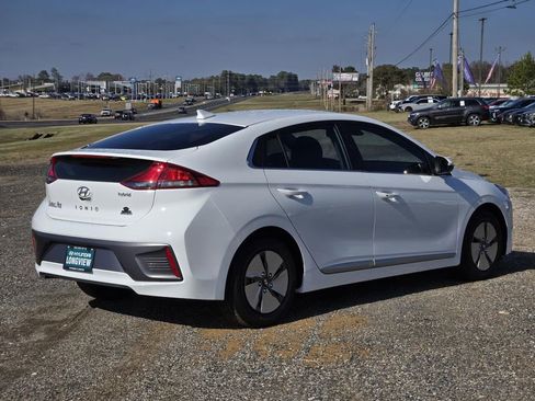 Used 2021 Hyundai Ioniq SE image 6