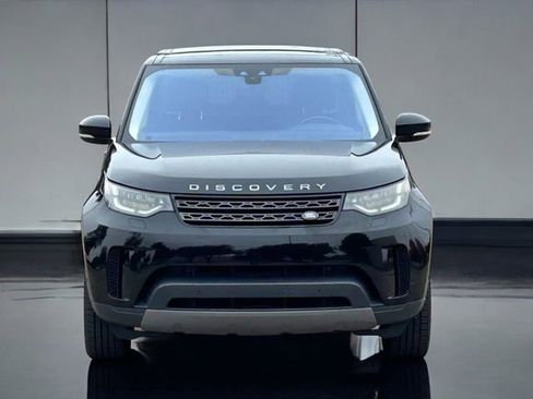 Used 2019 Land Rover Discovery SE image 2