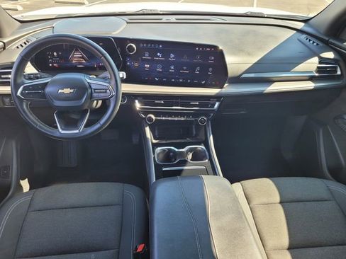 Used 2024 Chevrolet Traverse LT FWD image 10