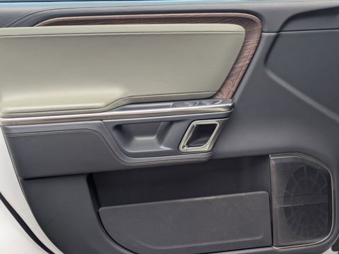 Used 2023 Rivian R1S Launch Edition image 11