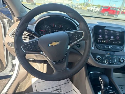 Used 2023 Chevrolet Malibu LT FWD image 16