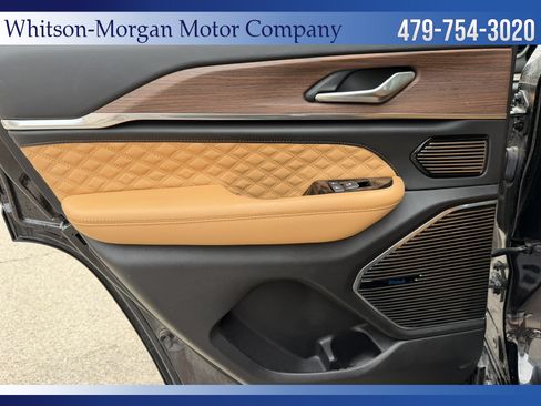 Used 2023 Jeep Grand Cherokee Summit w/ Advanced Protech Group IV AWD/4WD image 22