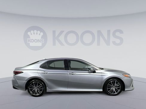 Used 2024 Toyota Camry XLE image 8