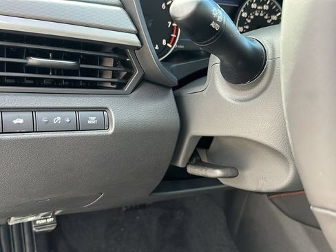 Used 2025 Nissan Altima 2.5 SR FWD image 18