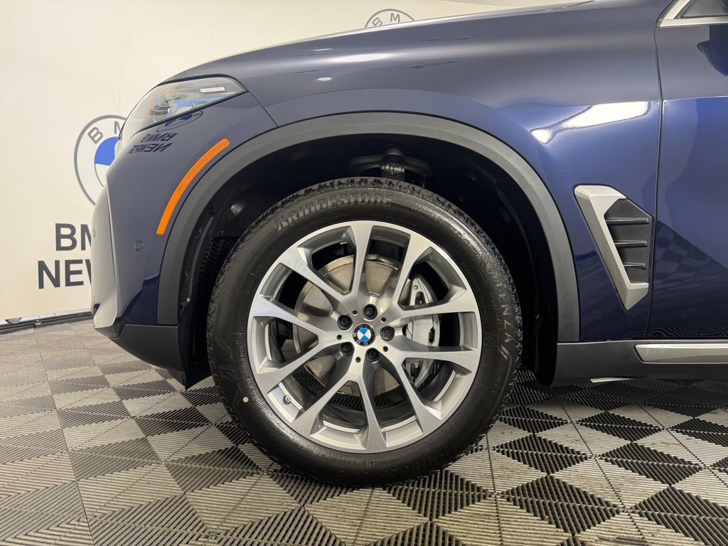 Used 2026 BMW X5 xDrive40i AWD/4WD image 12