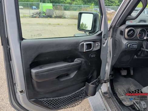 Used 2018 Jeep Wrangler Unlimited Sport S AWD/4WD image 16
