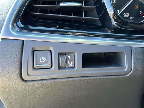 Used 2024 Cadillac XT6 Luxury image 21