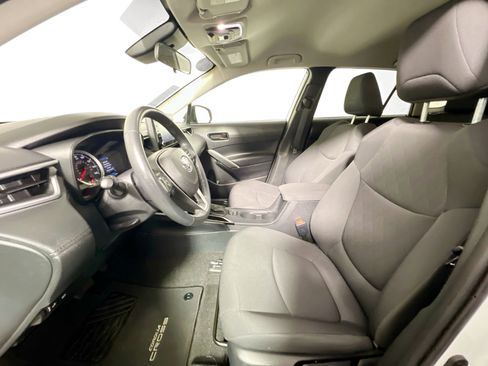 Used 2022 Toyota Corolla Cross LE image 14