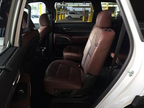 Used 2024 Kia Telluride SX w/ Towing Package AWD/4WD image 10