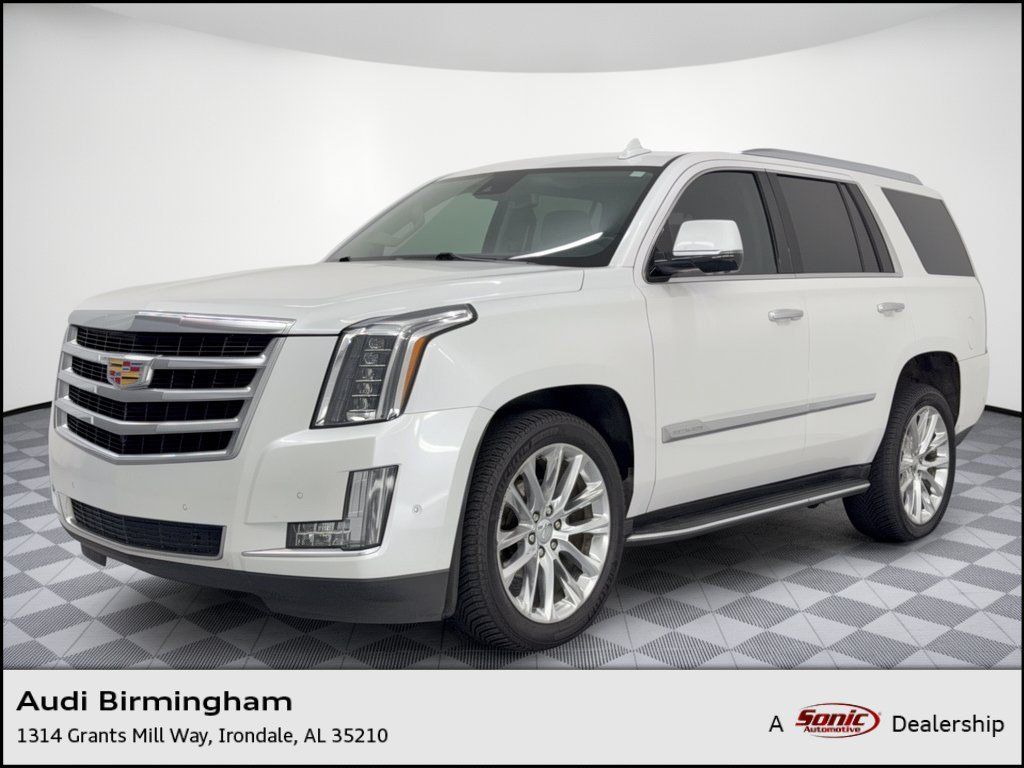 Used 2018 Cadillac Escalade Luxury AWD/4WD image 1