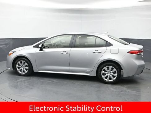 Used 2026 Toyota Corolla LE AWD/4WD image 4