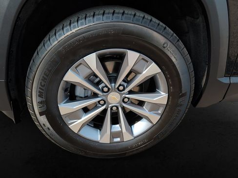 Used 2025 Chevrolet Equinox LT AWD/4WD image 12